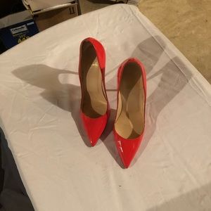 Poppy Colored Loubs, Authentic